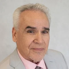 Armando Ponce, stylist at Salon Bravissimo