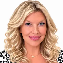 Rozlyn Rooney, stylist at Salon Bravissimo